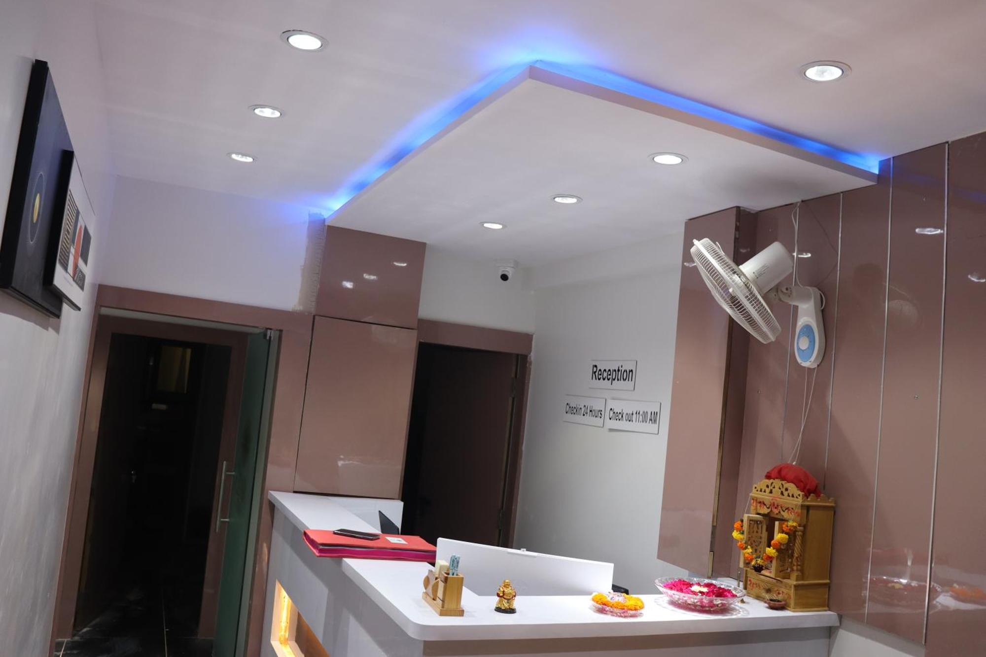 Hotel Czar Inn Surat Ngoại thất bức ảnh