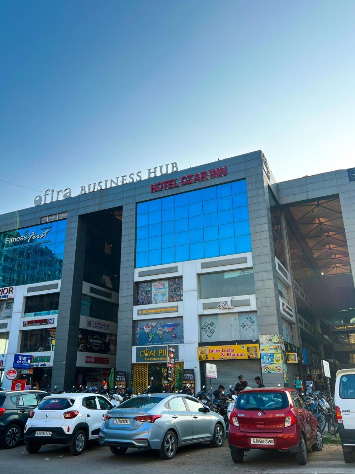 Hotel Czar Inn Surat Ngoại thất bức ảnh