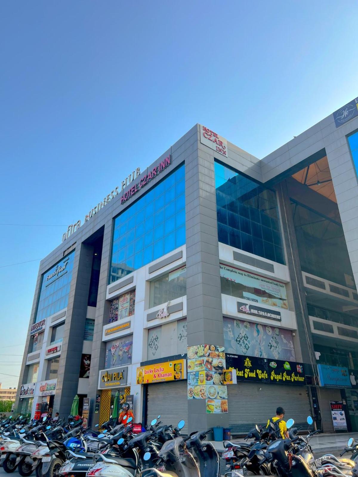 Hotel Czar Inn Surat Ngoại thất bức ảnh